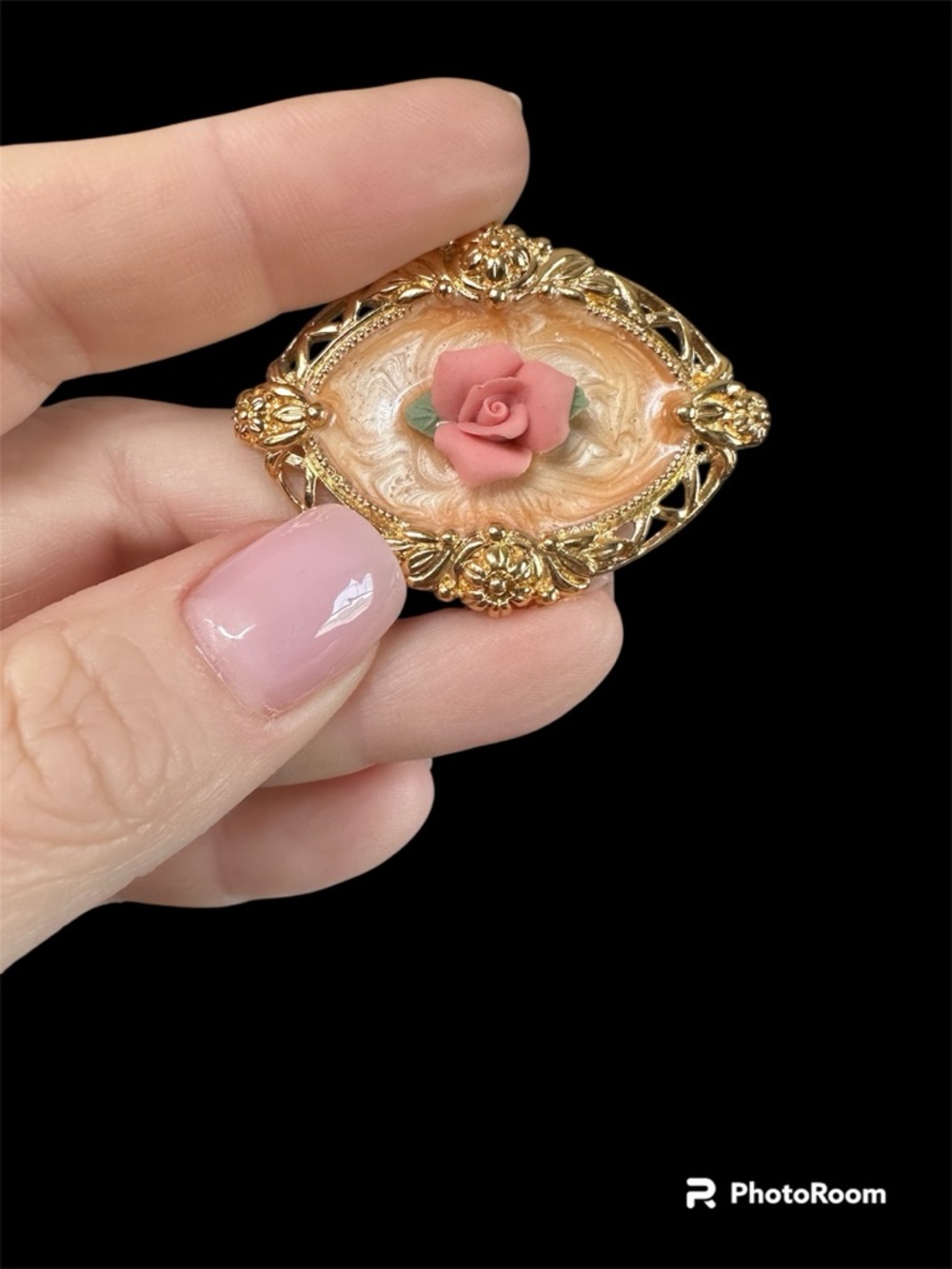 Avon Victoria Rose Brooch from 1989